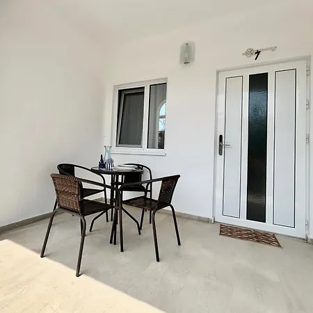 Mirem Boutique Apartments, Apartment Ofrínion