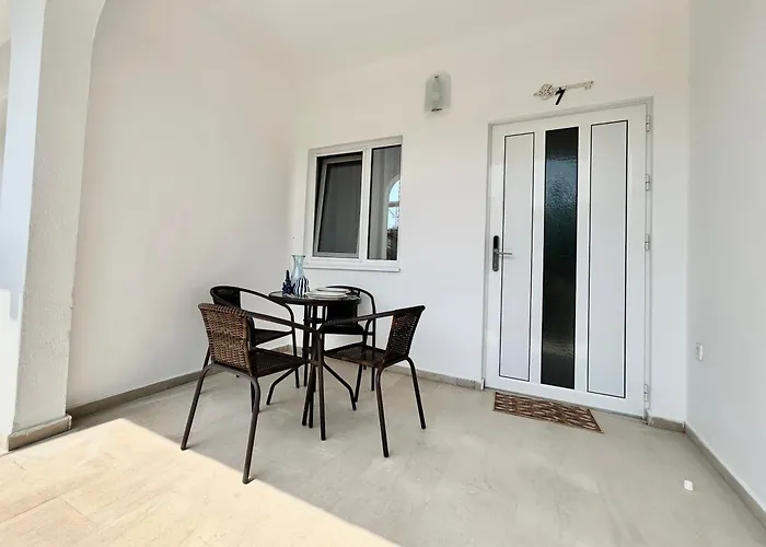 Mirem Boutique Apartments, شقة Ofrínion